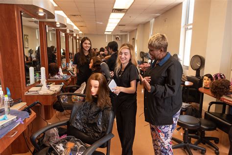 Peoria Beauty Schools, Peoria Cosmetology Schools.